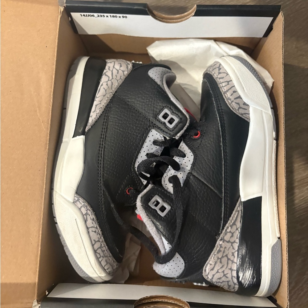 Perfect condition Jordan 3 retro black/red fire cement